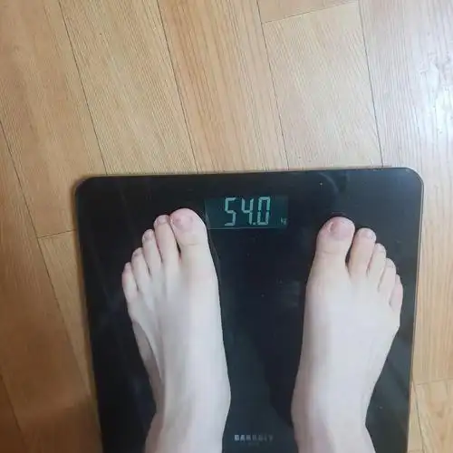 好吧,我得承认我好像减肥四天失败了,体重不降反升了.