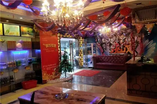 皇冠ktv,一个由国际较好设计师设计,上百名娱乐精英共同倾力打造的