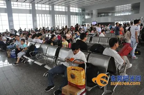 常平:东莞东站迎国庆出行高峰 发送旅客1.5万人