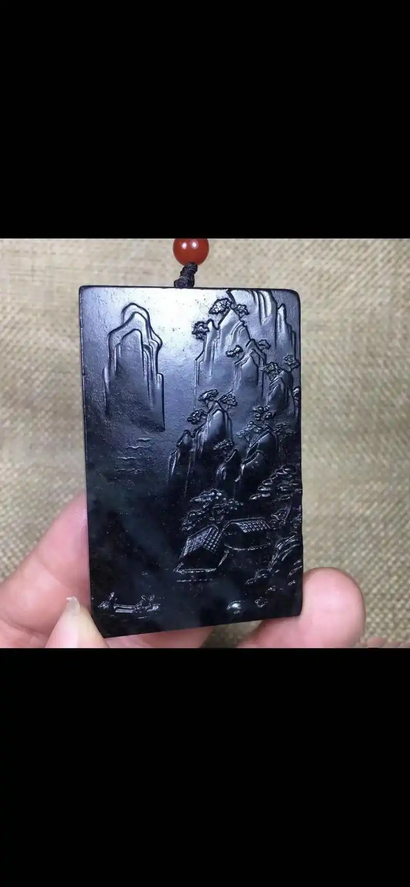新疆和田墨玉籽料山水牌,苏杰大师作品,黑羊脂的墨玉籽料,一幅 - 抖音