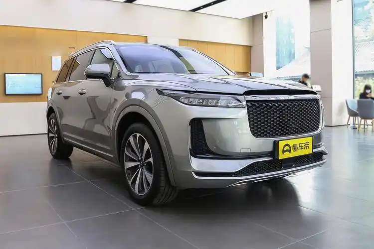 理想one壁纸_理想one_理想one外观图片_37/656张图片_理想one银色