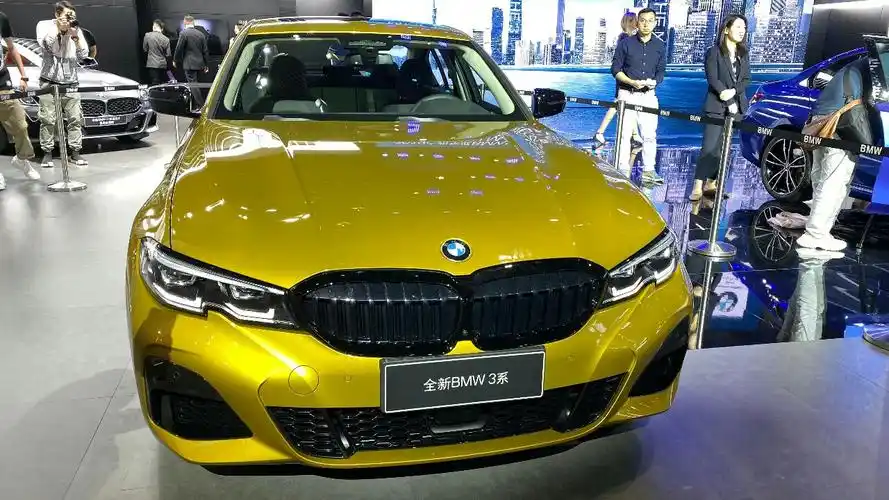 宝马3系最受欢迎的宝马车金色也确实帅气