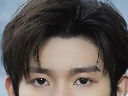 王源美人尖鉴定照来袭 绝美少年帅气登场