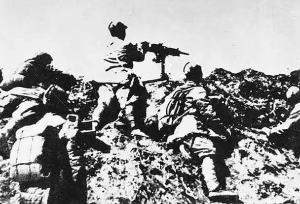 神头岭伏击战其实这里可以做一个对比,115师抗日第一仗是打平型关