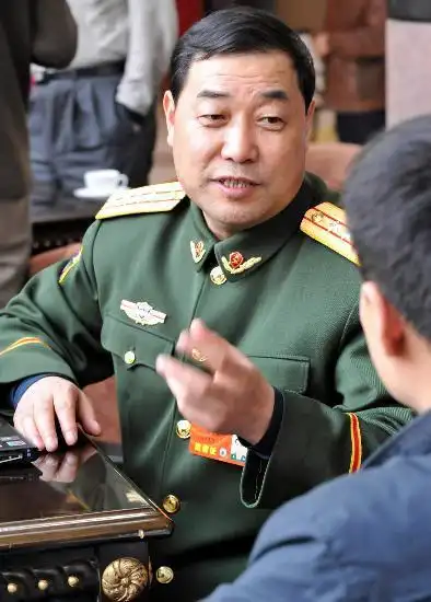 何宏成任广东省武警总队总队长(图)