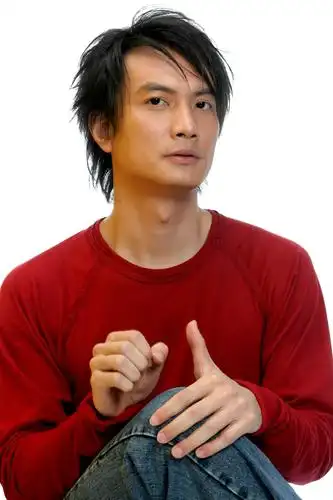 资料库 大陆明星 李泉 明星写真  1993 与魔岩唱片签约,开始录制个人