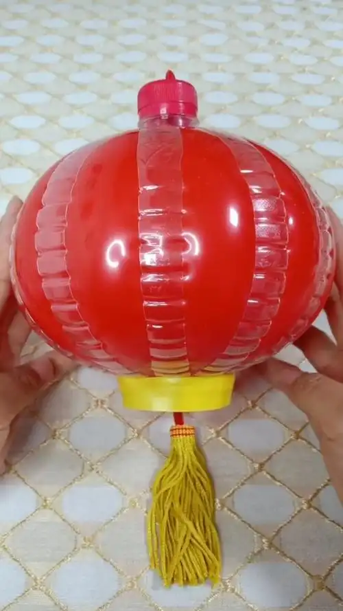 矿泉水瓶做灯笼