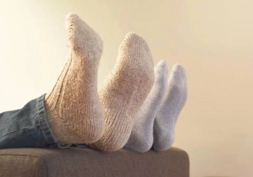 绝大部分手汗症(脚汗症)的人都是原发性的,并不影响身体健康.