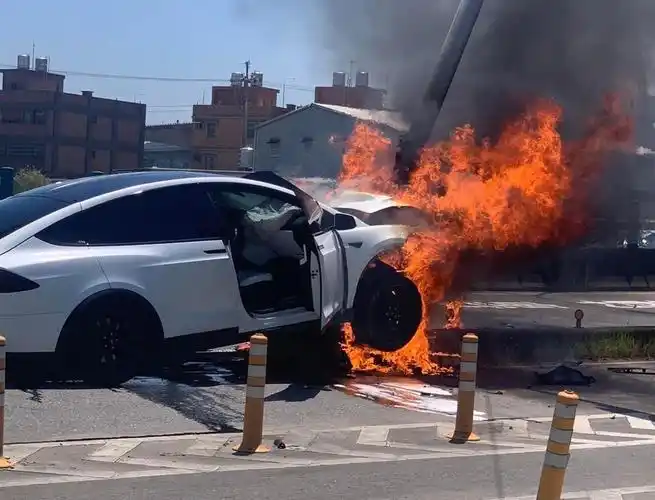 特斯拉汽车在台湾发生数起火烧车事故