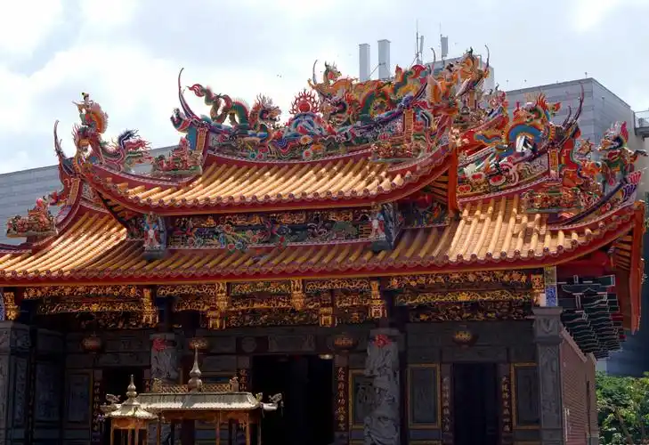 精美靓丽的闽南寺庙雕塑