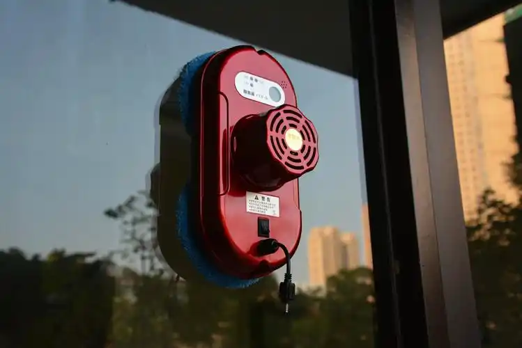 全自动智能家电遥控电动清洁器家用擦玻璃擦墙擦地擦窗机器人