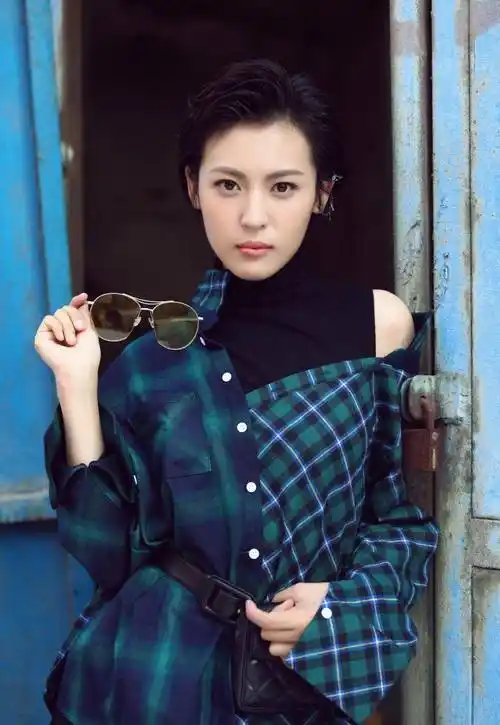 原创济南美女周放她是新还珠格格里的柳红嫁给爱情的样子真好看