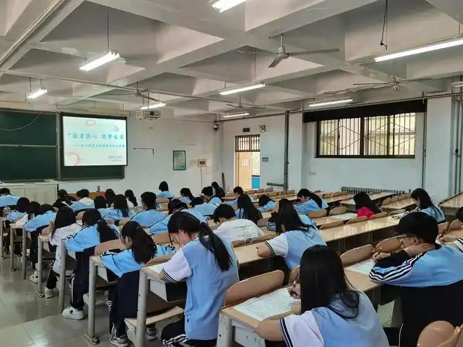 德州卫生学校举办"医者匠心 筑梦未来"医学知识竞赛活动