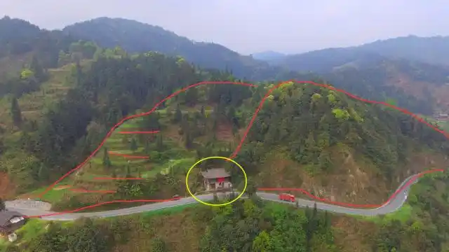 农村里风水最好的房子,一般人都能看出来是个风水宝地,你觉得呢