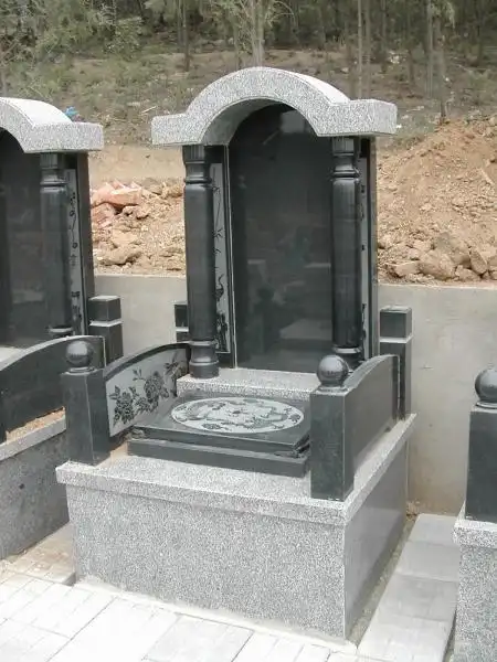 九里山公墓小双柱墓