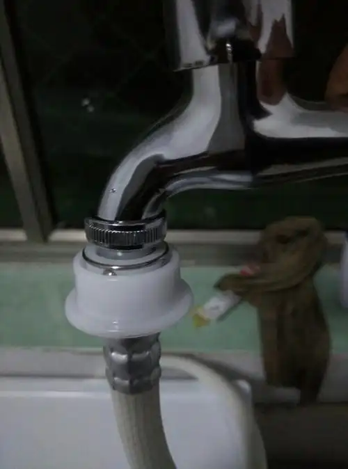 今天刚装的小天鹅滚筒洗衣机水龙头是后来自己买的专用水龙头接上感觉