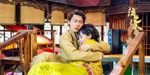 李易峰唐嫣私下亲密照曝光 李易峰苦追唐嫣?