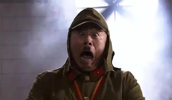 日本军人帽子上的两片布是干啥用的绝不是防冻的