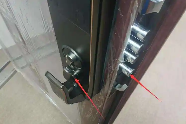 门锁反锁扭不动怎么办