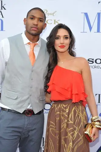 组图:霍福德妻子娇艳惊人 无死角绽放极致性感