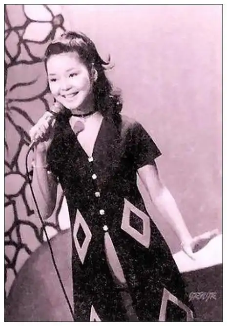 老照片:邓丽君各时期百张绝版照(图)