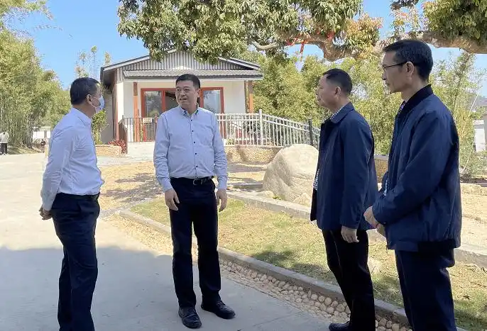 67陈哲江强调:精心谋划突出特色 高标准建设乡村振兴示范带