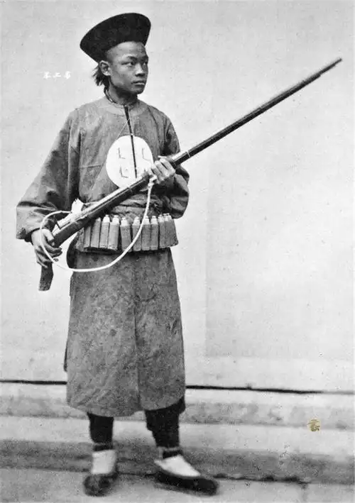 老照片镜头下真实的清末清军看看和电视剧中相比有何不同