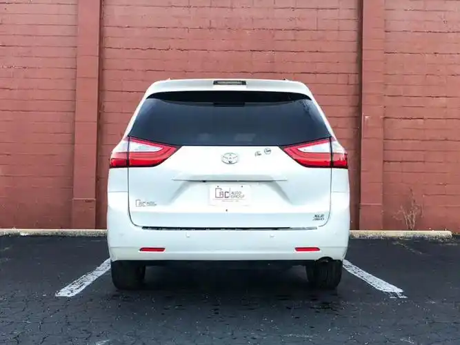 07【il现车】2017 toyota sienna xle ,里程只有56615万_sienna