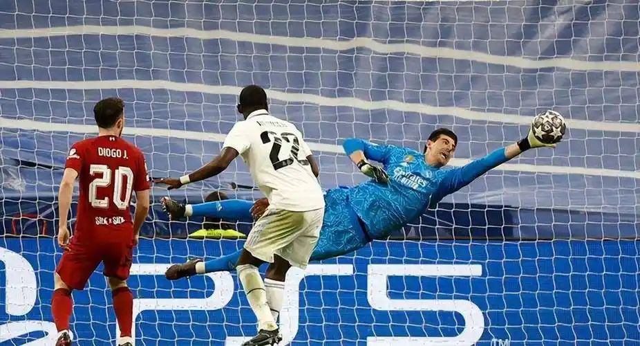 3分钟2次神扑,克洛普束手无措苦笑_库尔图瓦_利物浦_扑救