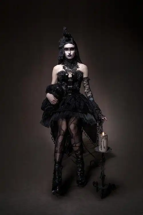 暗黑系朋克哥特人像风格服装拍摄