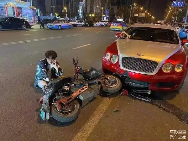 宾利欧陆在路边停着被摩托车撞到,损失该谁_车家号_发现车生活_汽车之