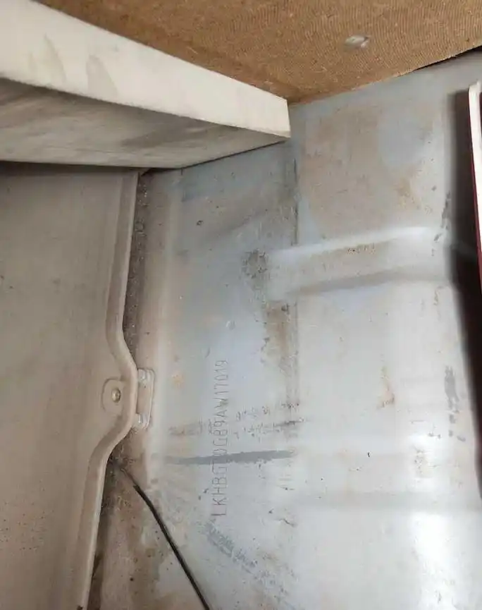 哈飞路宝10年的车架号在哪里?