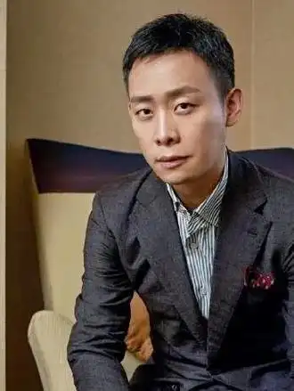 男人四十一枝花,越老越帅!#张译 精湛的演技,低调的作风 - 抖音