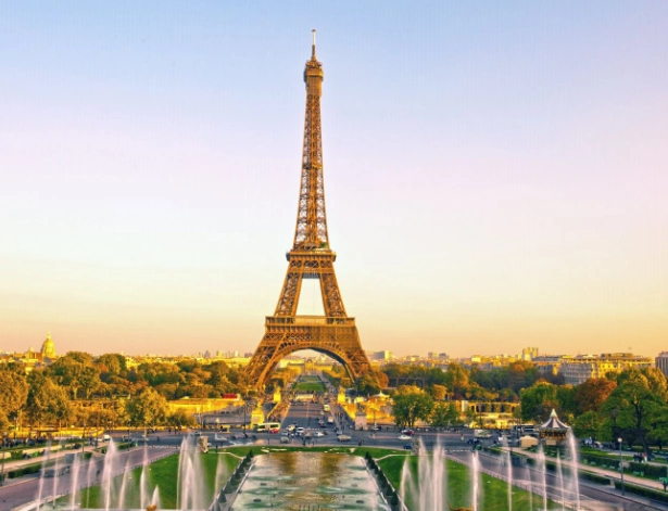 它是巴黎最高的建筑物,也是法国的文化象征.