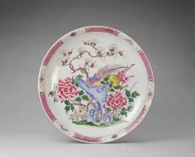 了解清朝各代粉彩瓷器特点这篇文章介绍得较为详细