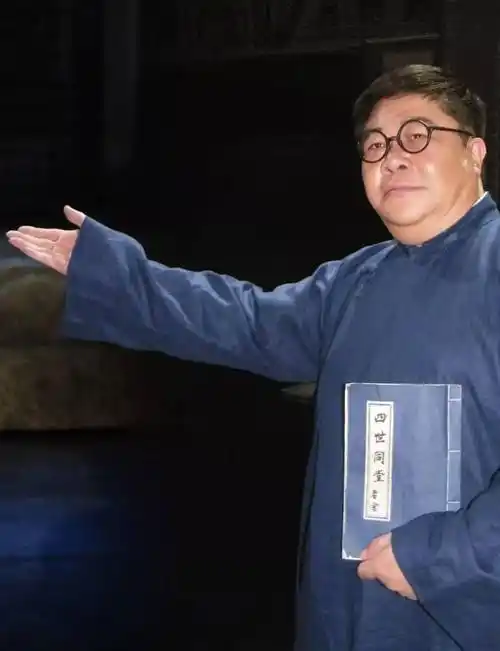 回顾刘金山为了患癌的母亲选择丁克53岁喜得一女如愿当上爸爸