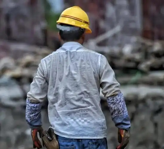 停业令:60岁以上的劳动者,不能再去工地劳作,真的吗?