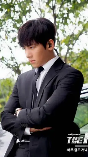 池昌旭thek2西装剧照