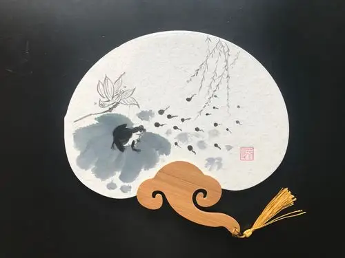 手绘团扇重温那份安静恬淡的感觉