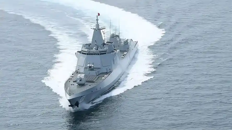 055型驱逐舰是多面手可充当最强航母带刀侍卫