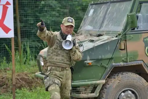 《火凤凰》收视飘红 洪卫的"特种兵之路"