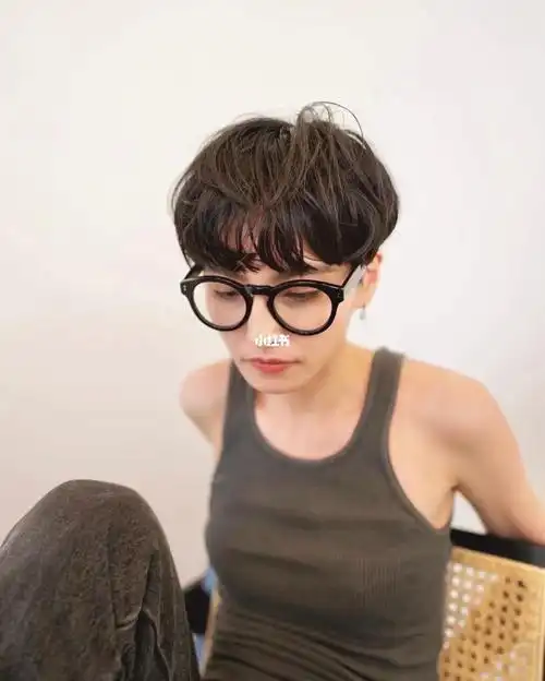 帅气的女生短发 夏日必备