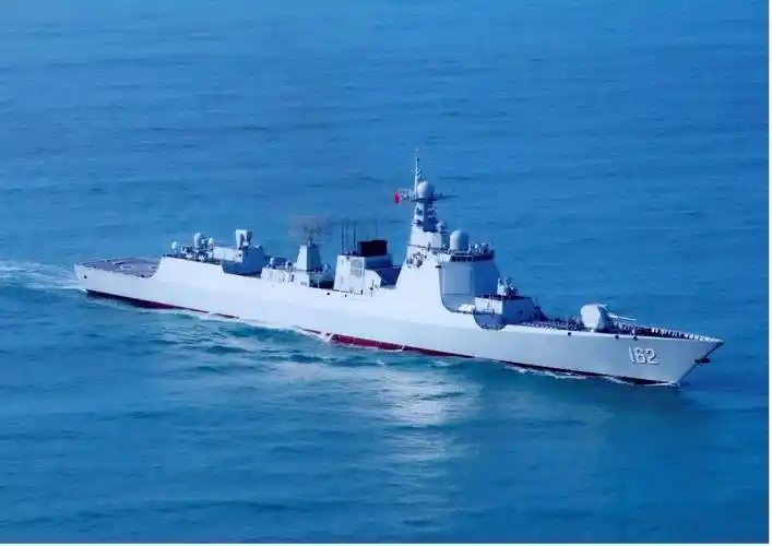 052d"南宁舰"(舷号162)是052d型驱逐舰的第17号舰(按照下水顺序),该舰