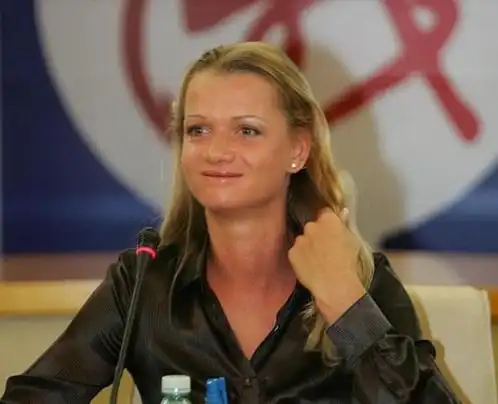 普京身边的5位娇俏佳人:被誉为"普京宝贝",有4位是美女运动员_网易