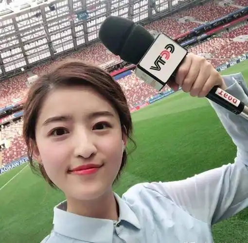 央视主持人杨茗茗宣布离职已在央视8年透露原因惹人泪目