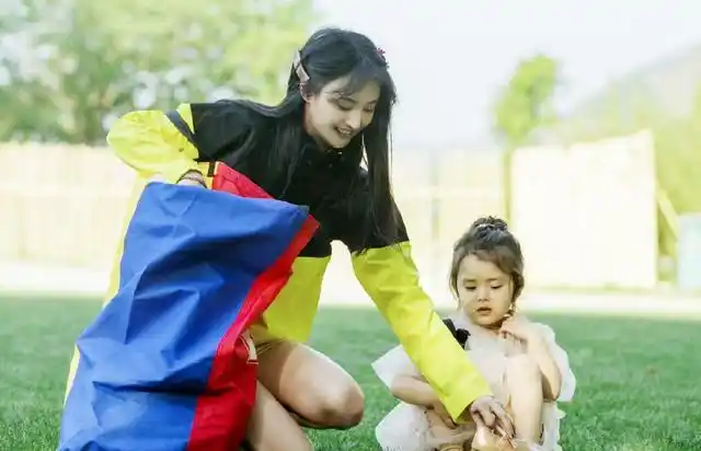 所有艺人都反感的事郑爽做了是真性情还是低情商