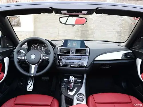 宝马(进口) 宝马2系 2015款 220i 敞篷轿跑车 m运动型