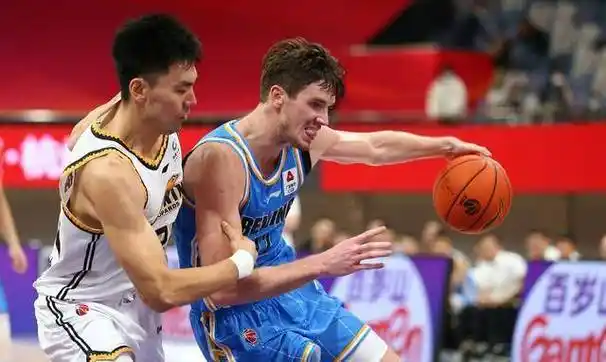 7分1篮板2助攻,leaf 11分5篮板,方硕6分1助攻,翟小川0分9篮板1助攻,范