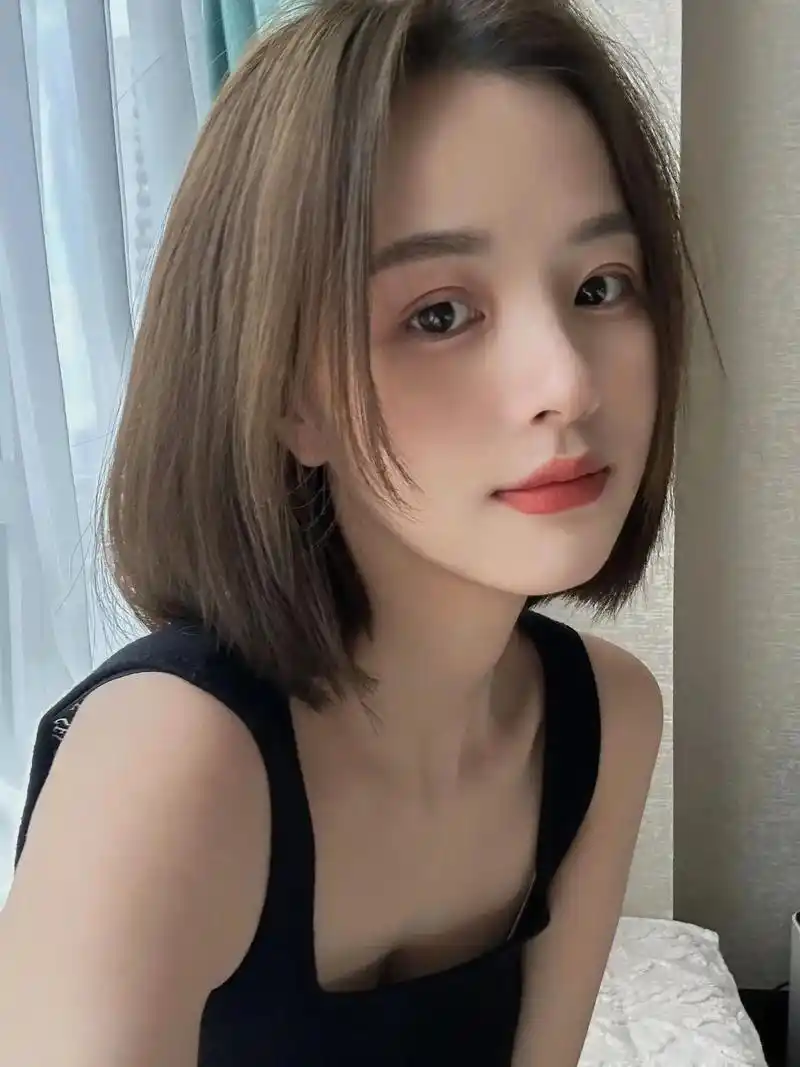 短发奶茶棕发色;不要太酷#新乡 #同城美发店推荐 #招 - 抖音