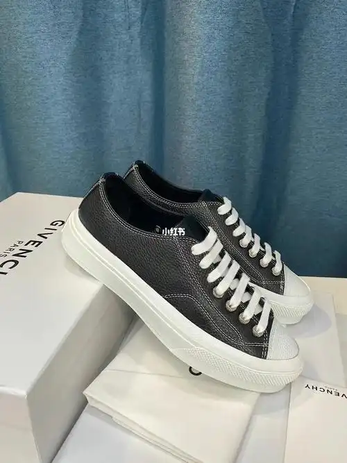 纪梵希提花运动鞋